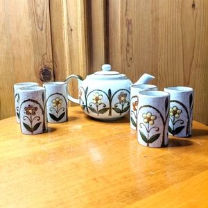 FLORAL SPECKLED STONEWARE Teapot & Cups
